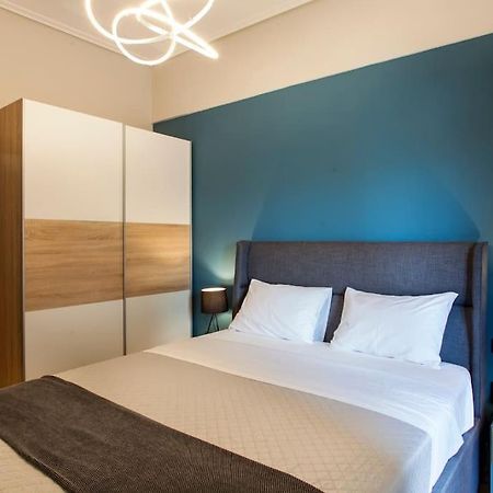 Minimal Loft Art With Sea View Over Heraklion Harbour Bagian luar foto