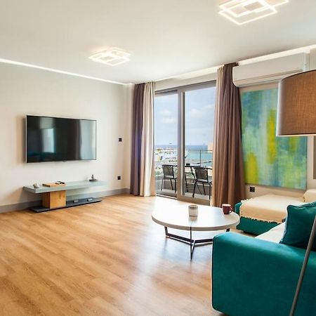 Minimal Loft Art With Sea View Over Heraklion Harbour Bagian luar foto