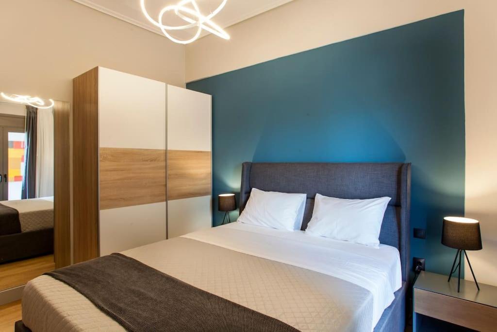 Minimal Loft Art With Sea View Over Heraklion Harbour Bagian luar foto
