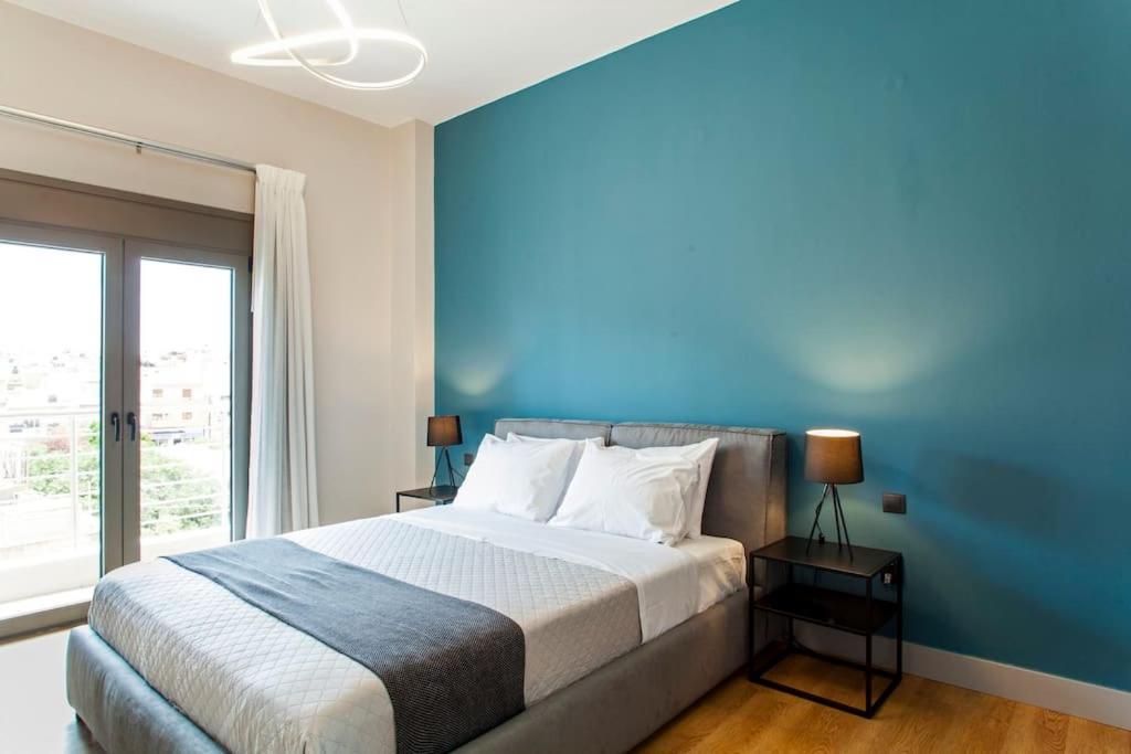 Minimal Loft Art With Sea View Over Heraklion Harbour Bagian luar foto