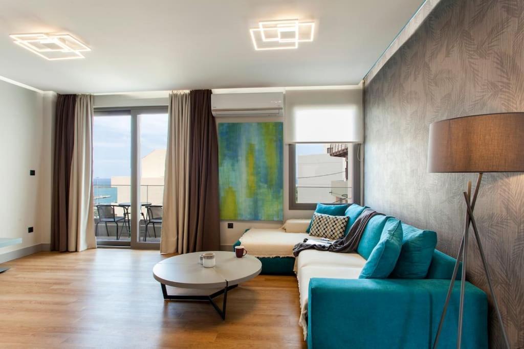 Minimal Loft Art With Sea View Over Heraklion Harbour Bagian luar foto