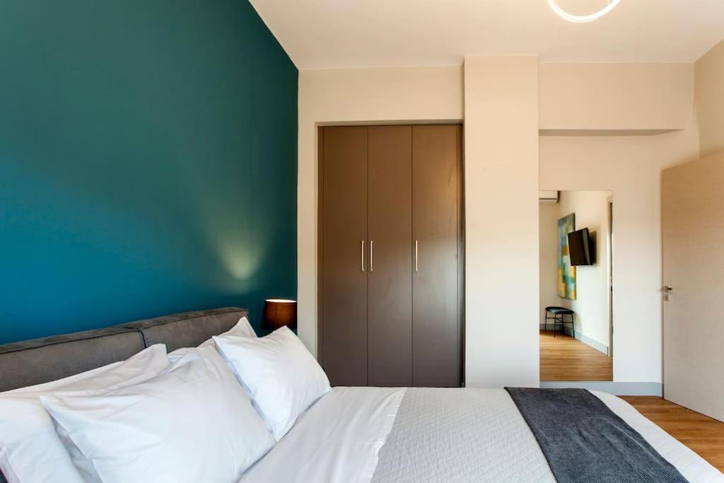 Minimal Loft Art With Sea View Over Heraklion Harbour Bagian luar foto