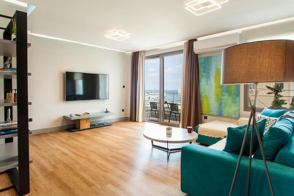 Minimal Loft Art With Sea View Over Heraklion Harbour Bagian luar foto