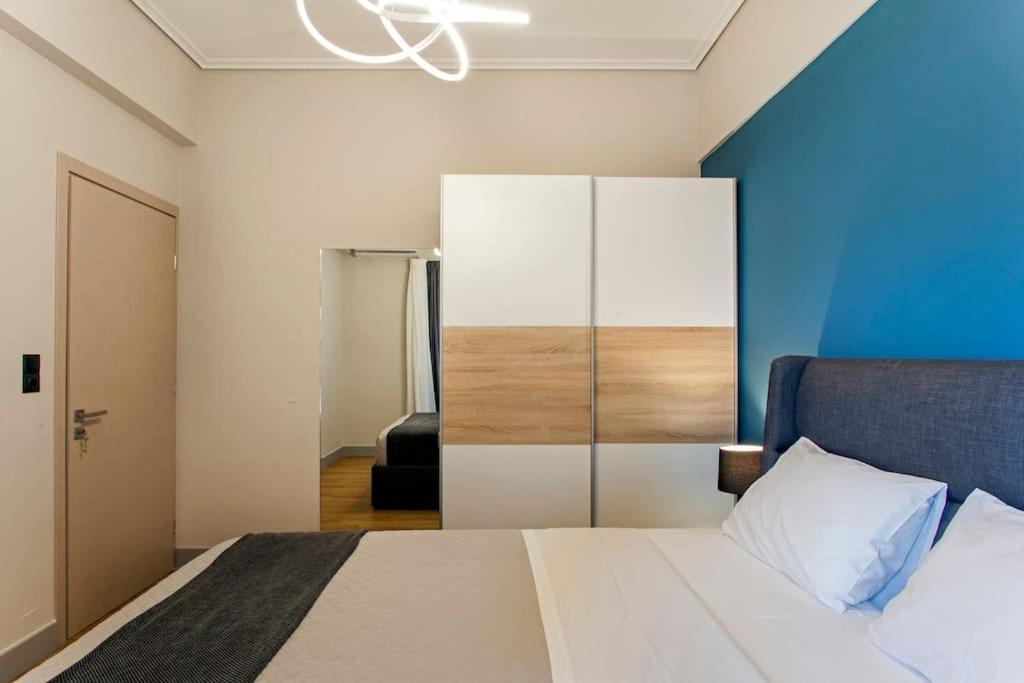 Minimal Loft Art With Sea View Over Heraklion Harbour Bagian luar foto
