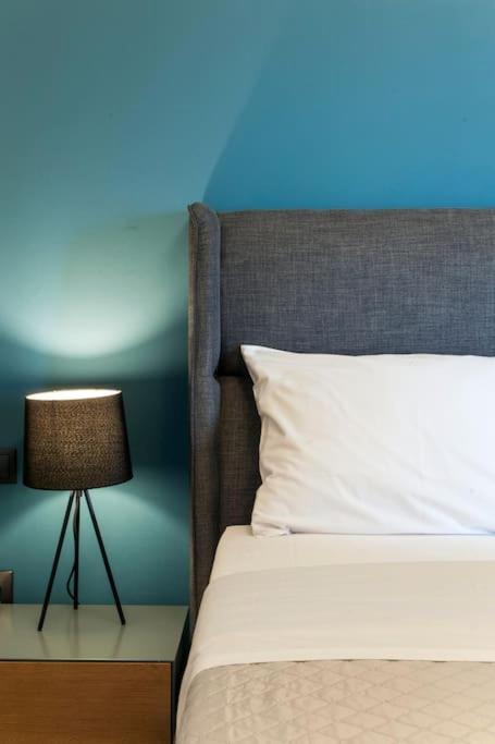 Minimal Loft Art With Sea View Over Heraklion Harbour Bagian luar foto