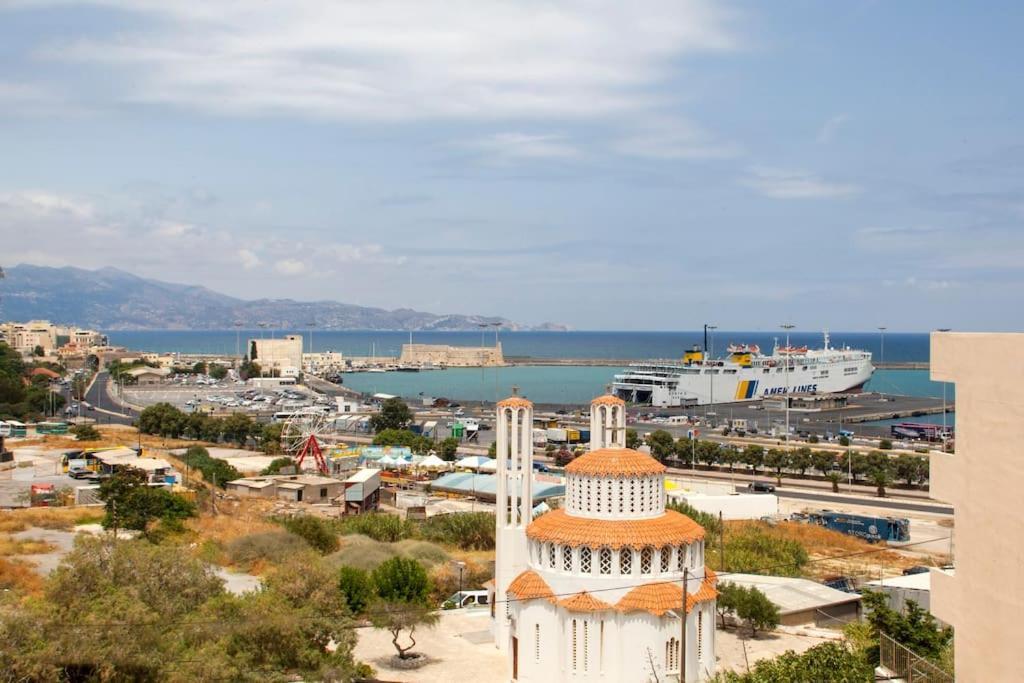 Minimal Loft Art With Sea View Over Heraklion Harbour Bagian luar foto